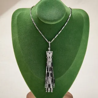 রূপালি কালো প্যান্থার হেড পেন্ডেন্ট Pavé-Set স্বচ্ছ পাথর মালা
