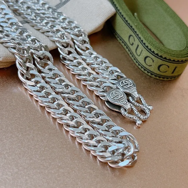 Silver Chunky Curb Link Chain Ornate Toggle-Style Clasp Necklace 6