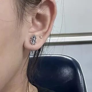 Silver-Tone Floral Ornament Stud Earrings 2
