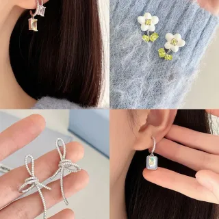 Brincos pendentes em tom de prata com gemas retangulares