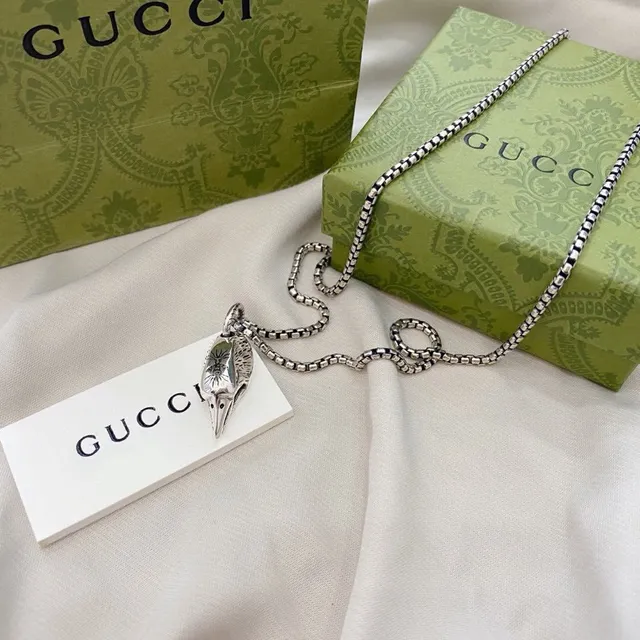 Silver-Toned Bird Head Pendant Box Chain Necklace 9