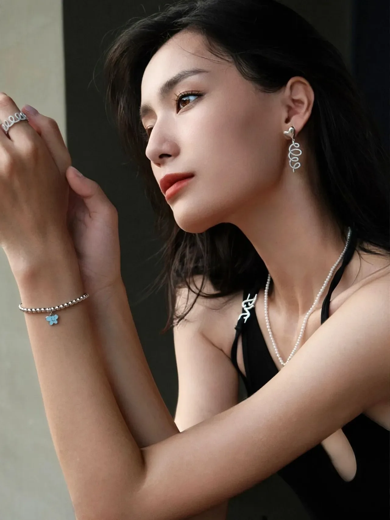 Silver White Heart-Shaped Stud Top Dangling Crystal Loops Earrings 3