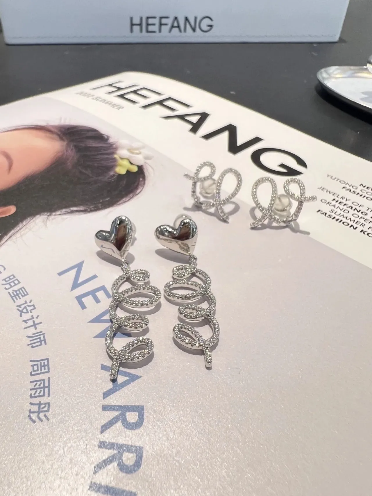 Silver White Heart-Shaped Stud Top Dangling Crystal Loops Earrings 9