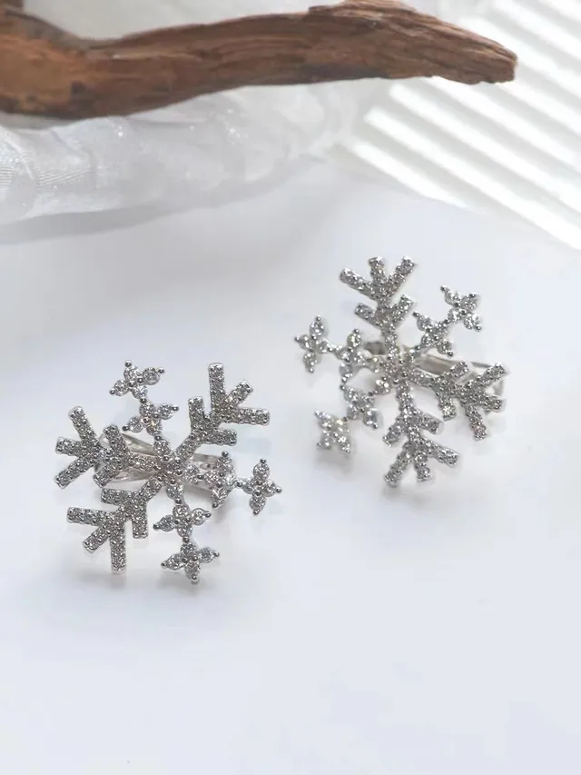 Silver White Snowflake-Shaped Pavé-Set Earrings 3