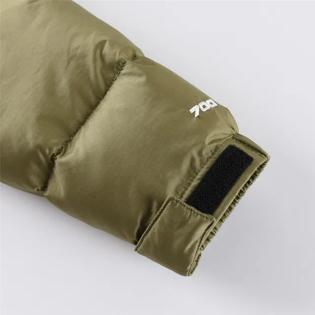 The East Fiona 1996 Classic blanc et noir silhouette boxy matelassage horizontal blouson en duvet 11