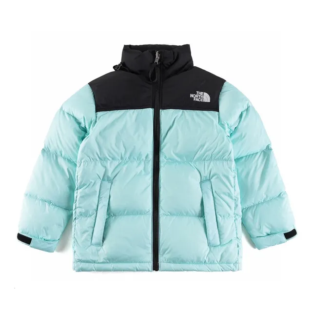 The East Fiona 1996 Classic blanc et noir silhouette boxy matelassage horizontal blouson en duvet 23