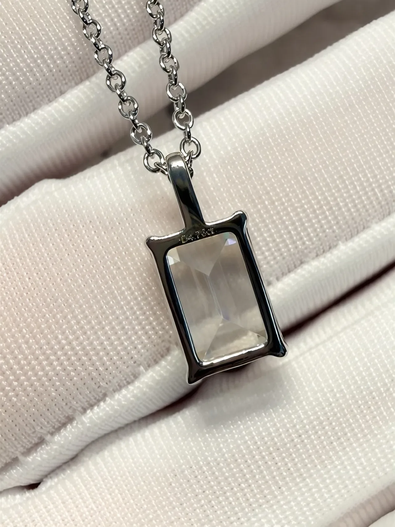 Transparent Silver Emerald-Cut Stone Four-Prong Setting Necklace 9