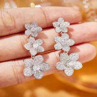 أقراط قطرة ثلاثية زهور Pavé
