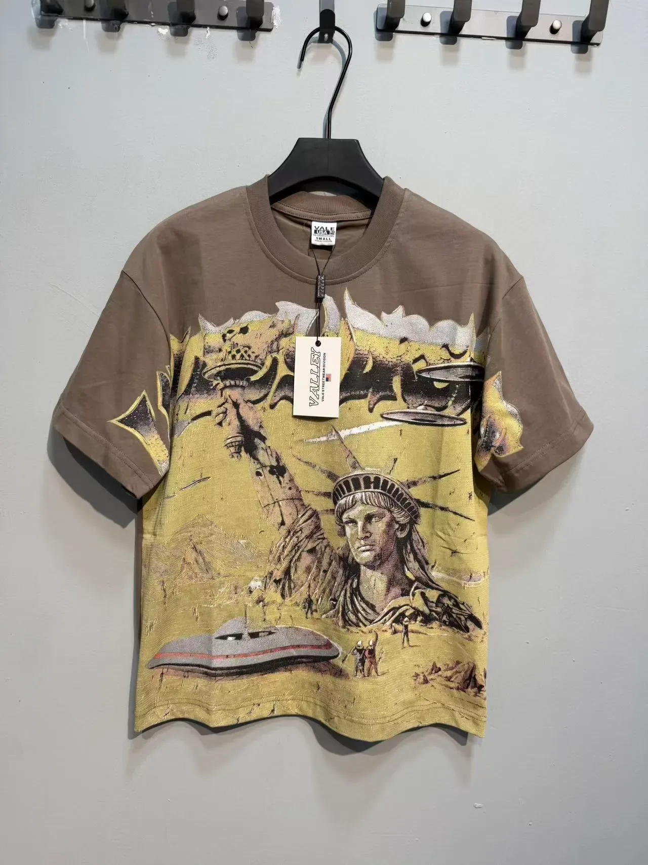 Vale Graphic Print Oversized T-Shirt 5