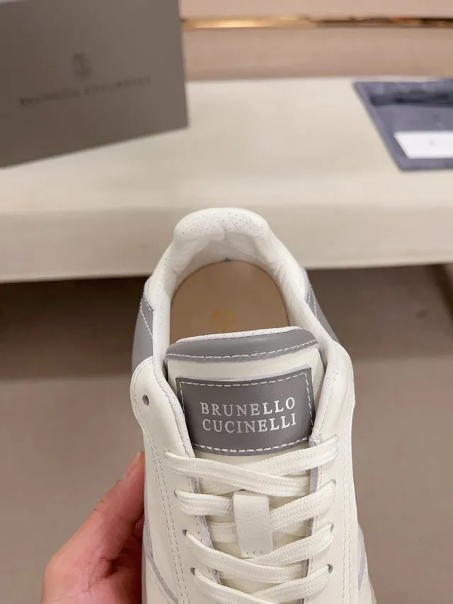 White and Gray Leather-Paneled Low-Top Lifestyle Sneakers 4