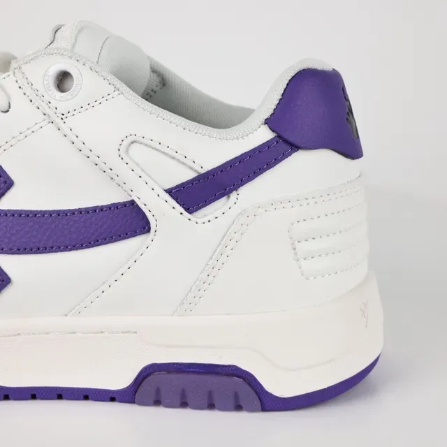 Sneakers lifestyle low-top avec logo de flèche en blanc et violet 4