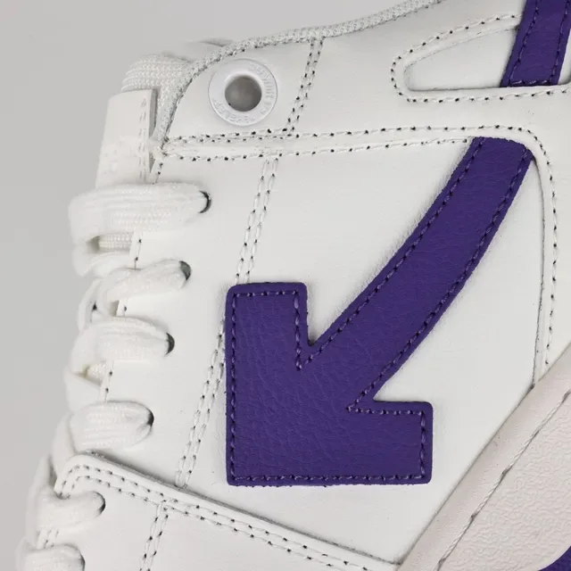 Sneakers lifestyle low-top avec logo de flèche en blanc et violet 6