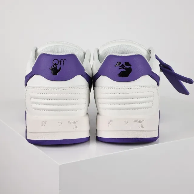 Sneakers lifestyle low-top avec logo de flèche en blanc et violet 8