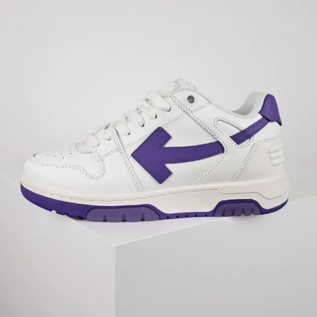 Sneakers lifestyle low-top avec logo de flèche en blanc et violet 9