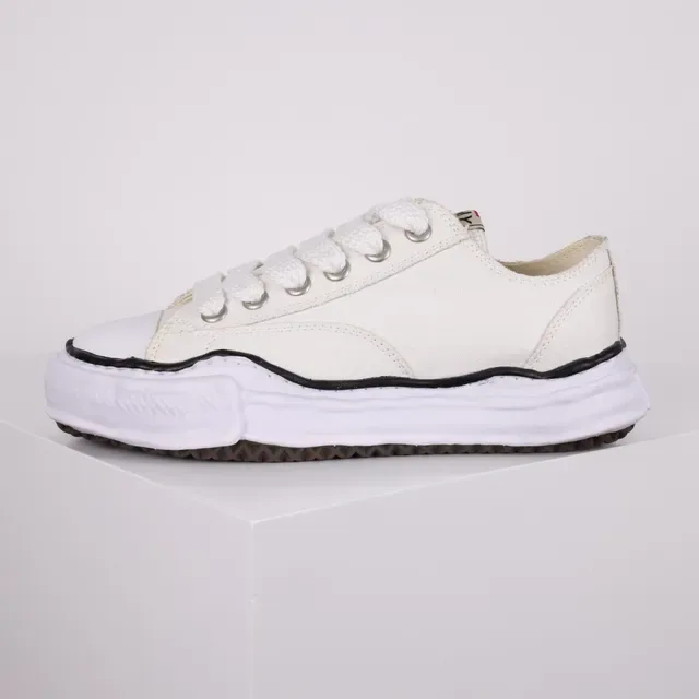 White Black Canvas Upper Sculpted Layered Midsole Sneakers 9