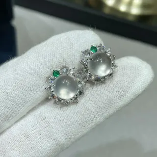 أقراط كابوشون أبيض أخضر مركزة في هالو-سيت