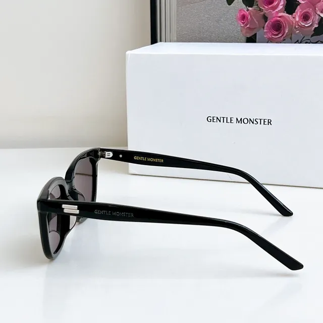 Gentle Monster Óculos de sol de acetato híbrido preto bege retangular olho de gato 2