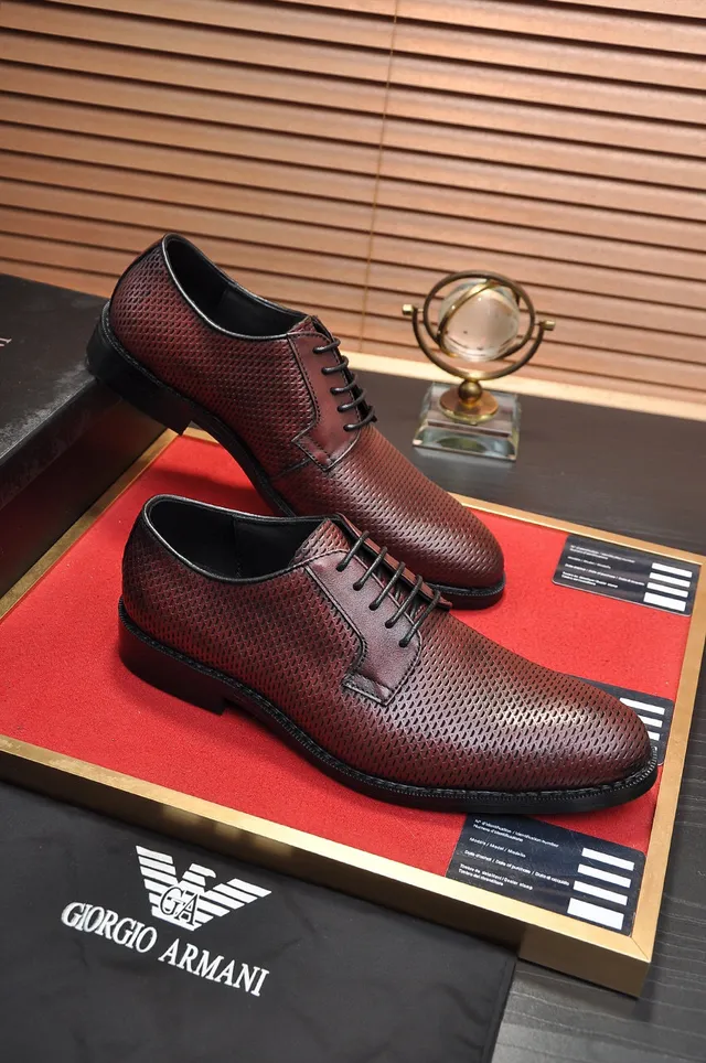 Giorgio Armani Chaussures Oxford en cuir perforé bordeaux 6