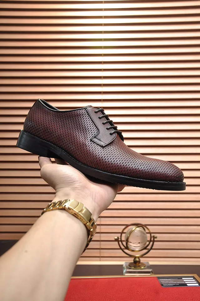 Giorgio Armani Chaussures Oxford en cuir perforé bordeaux 7