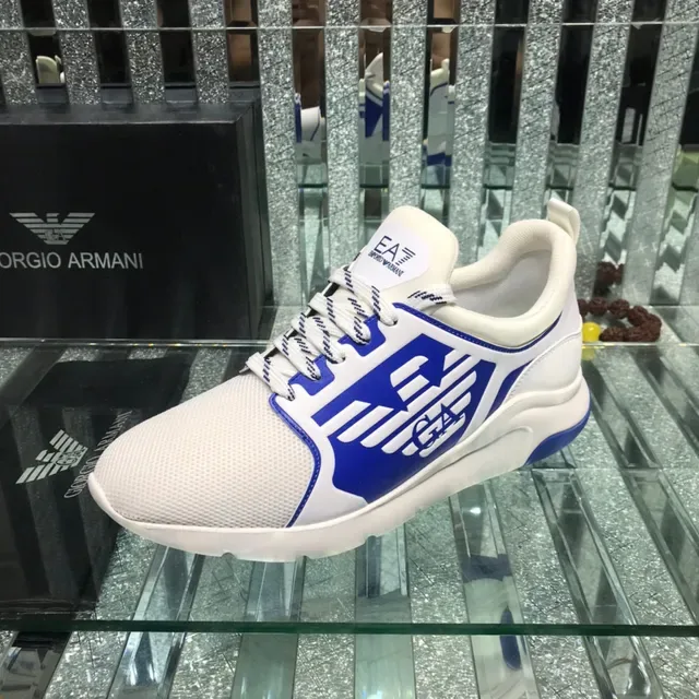 Giorgio Armani EA7 Blanc et Bleu Panneau Logo Sneaker Lifestyle 4