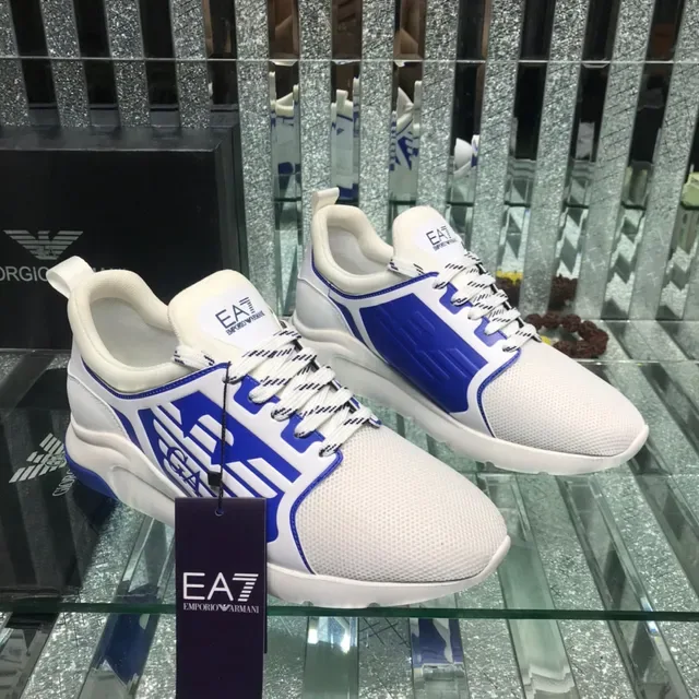 Giorgio Armani EA7 Blanc et Bleu Panneau Logo Sneaker Lifestyle 7