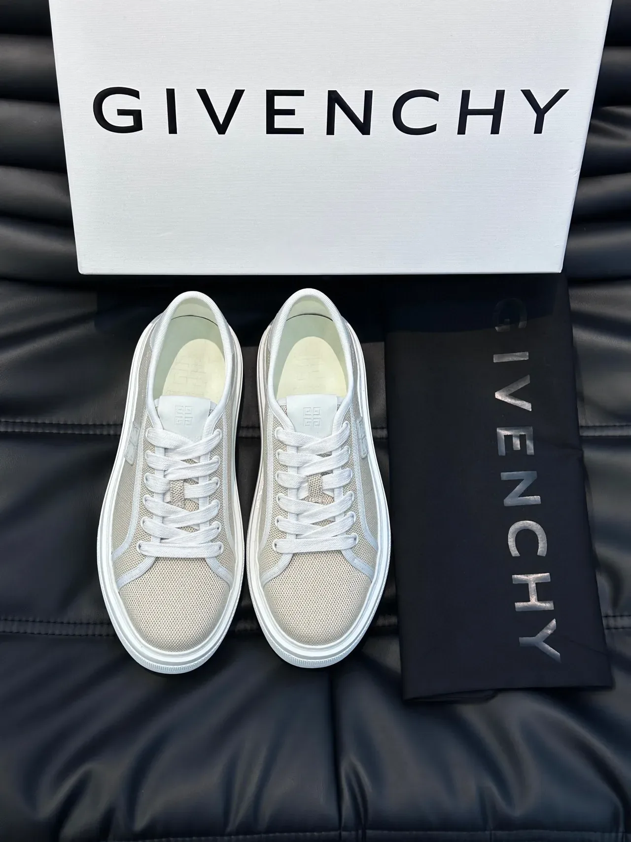 Givenchy بيج أبيض شبكي أعلى مطاطي سول أسلوب حياة حذاء 3