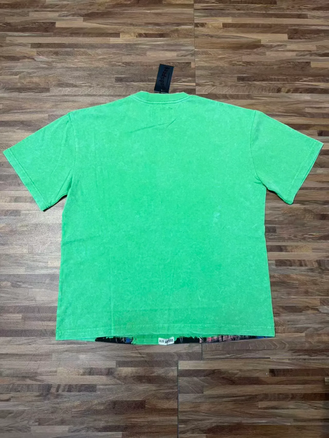 Camiseta Godspeed com estampa gráfica de logo de rebites e rosto distorcido 14