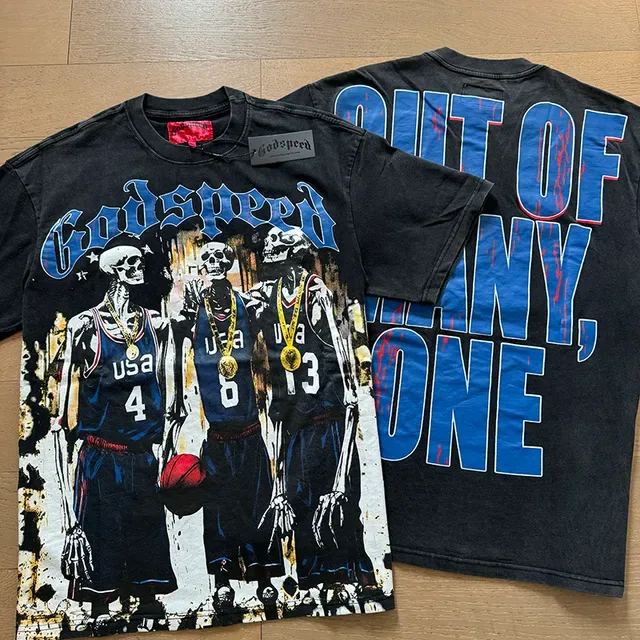 Camiseta negra Godspeed con estampado gráfico de esqueleto y baloncesto 7