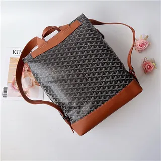 Goyard 绿色结构涂层帆布 V形单色图案休闲背包 8