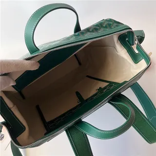 Goyard 绿色结构涂层帆布 V形单色图案休闲背包 11