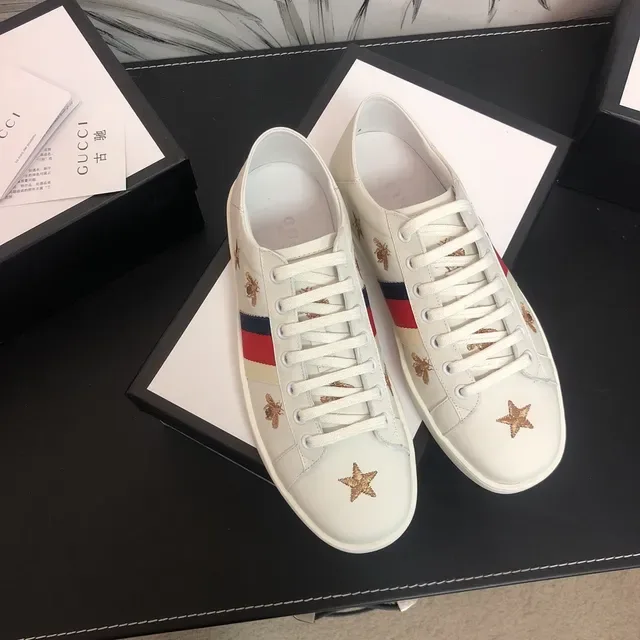 Gucci Ace أبيض أحمر جلد منخفض العلوي شبكي شريط تفاصيل نمط حياة أحذية رياضية 2