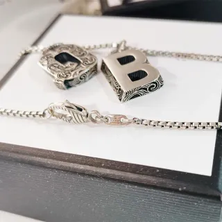 Gucci Alphabet Collection রুপার কালো চেইন নকশাকৃত খোদাই করা পেন্ডেন্ট নেকলেস