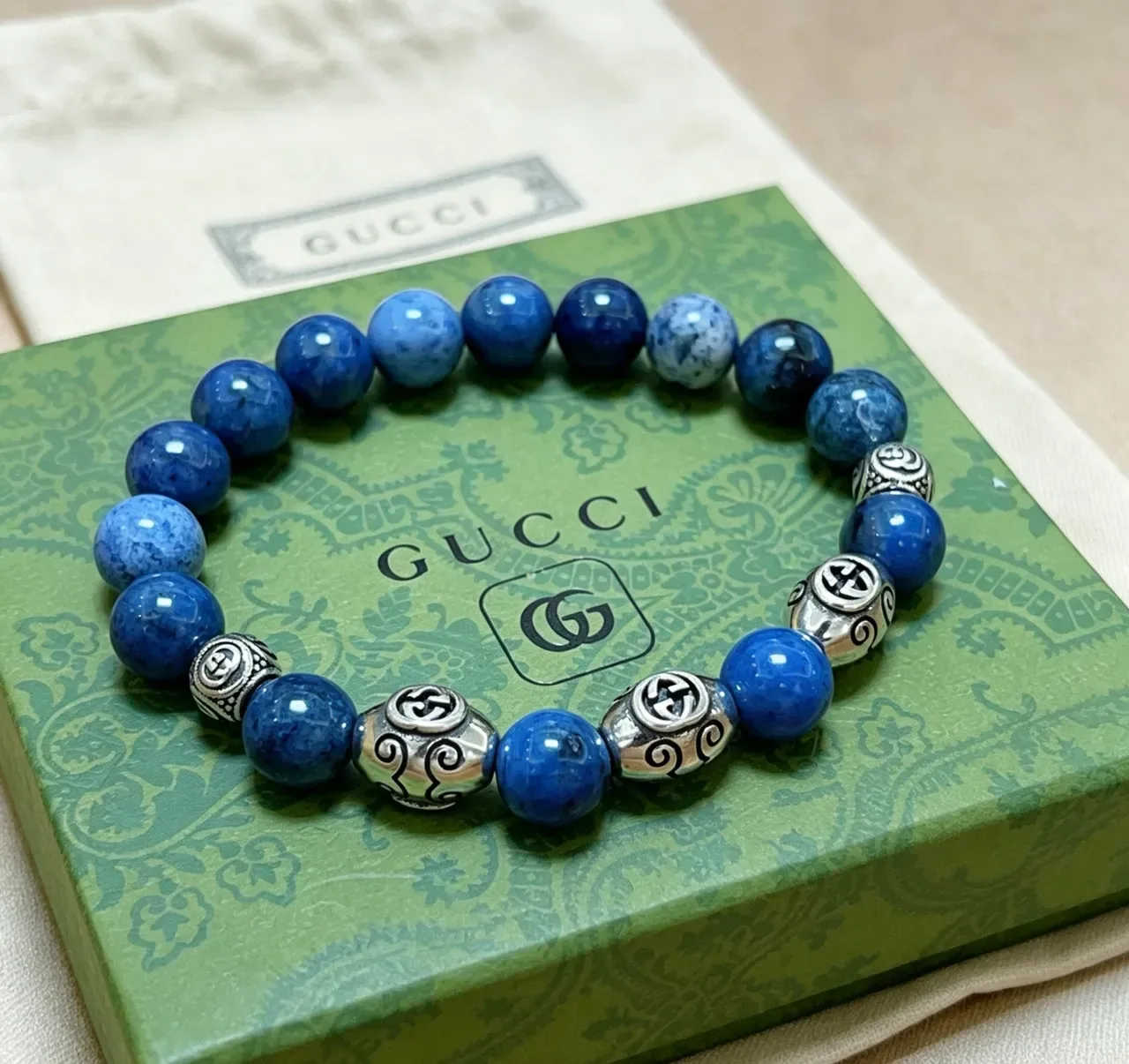 Gucci إسورة خرز حجري و charm interlocking G 3