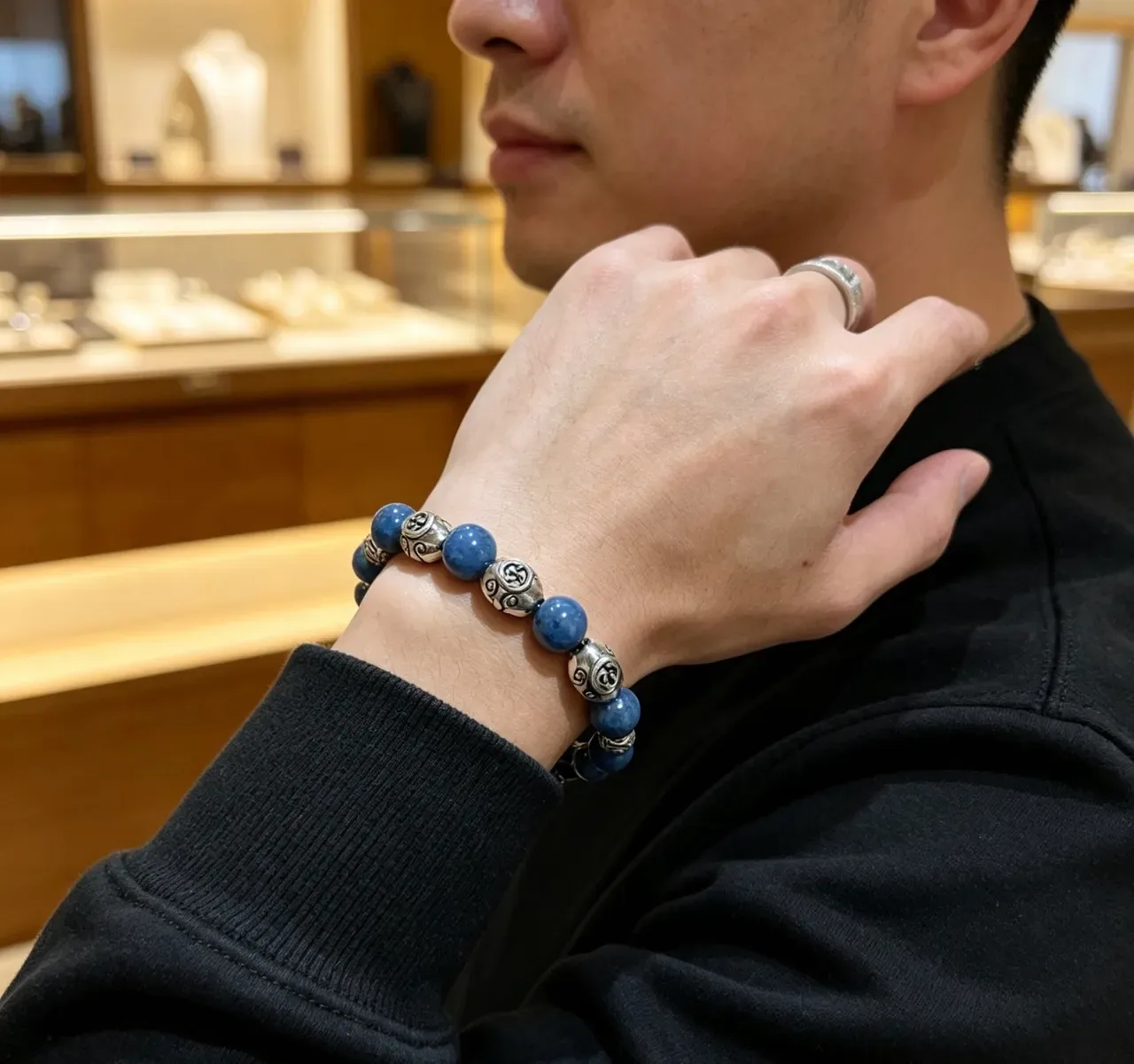 Gucci إسورة خرز حجري و charm interlocking G 5