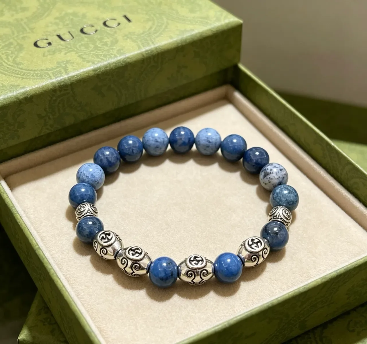 Gucci إسورة خرز حجري و charm interlocking G 8