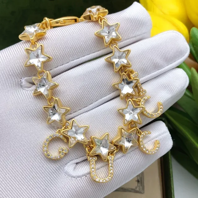 Gucci Pulsera Bee Charm Oro Beige Cristales Embellished 4