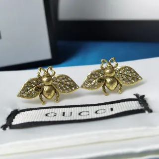 Gucci মৌমাছি ক্রিস্টাল-এম্বেলিশড গোল্ড-টোন কানের দুল