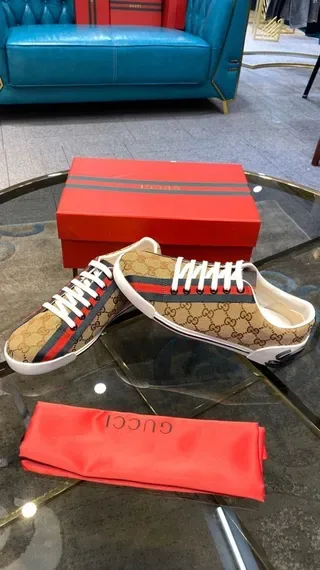 Gucci بيج أحمر GG Monogram قماش شريط ويب حذاء رياضي أسلوب حياة 2