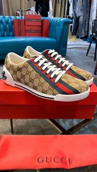 Gucci بيج أحمر GG Monogram قماش شريط ويب حذاء رياضي أسلوب حياة 3