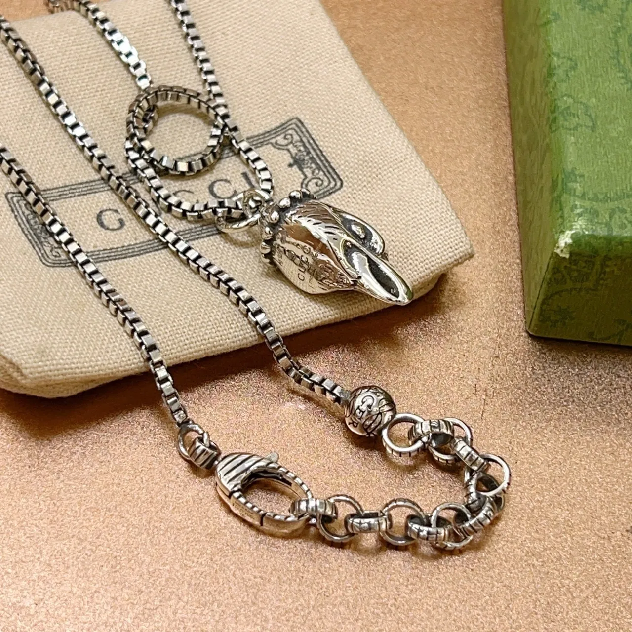 Gucci pendentif tête d'oiseau chaîne Box-Link 9
