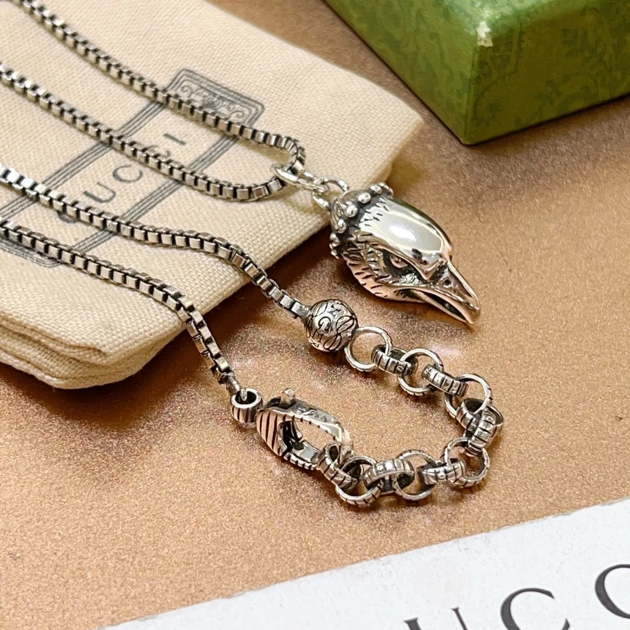 Gucci pendentif tête d'oiseau chaîne Box-Link 8