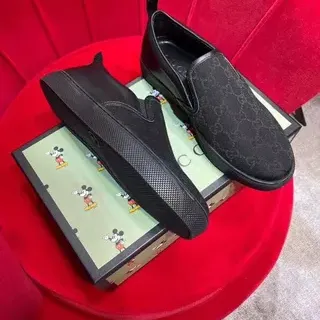 Gucci 黑色 GG Monogram 帆布 一脚穿式鞋面构造乐福鞋