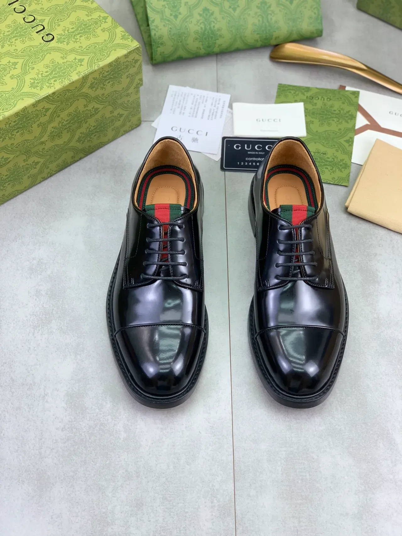 Gucci কালো সবুজ চকচকে চামড়া ক্যাপ টো অক্সফোর্ড জুতা 5