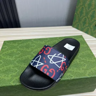 Gucci কালো নেভি রাবার সোল প্রিন্টেড ওয়েবিং স্ট্র্যাপ স্লিপার্স