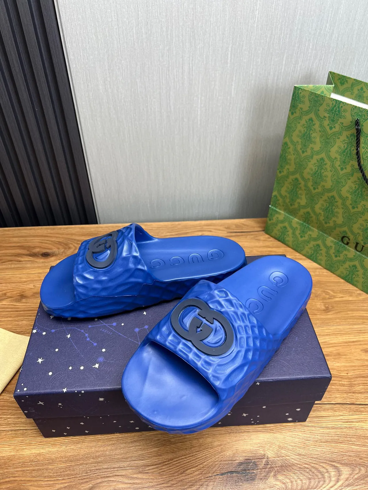 Gucci Blue Black Molded Rubber Quilted Strap Texture Slippers 3