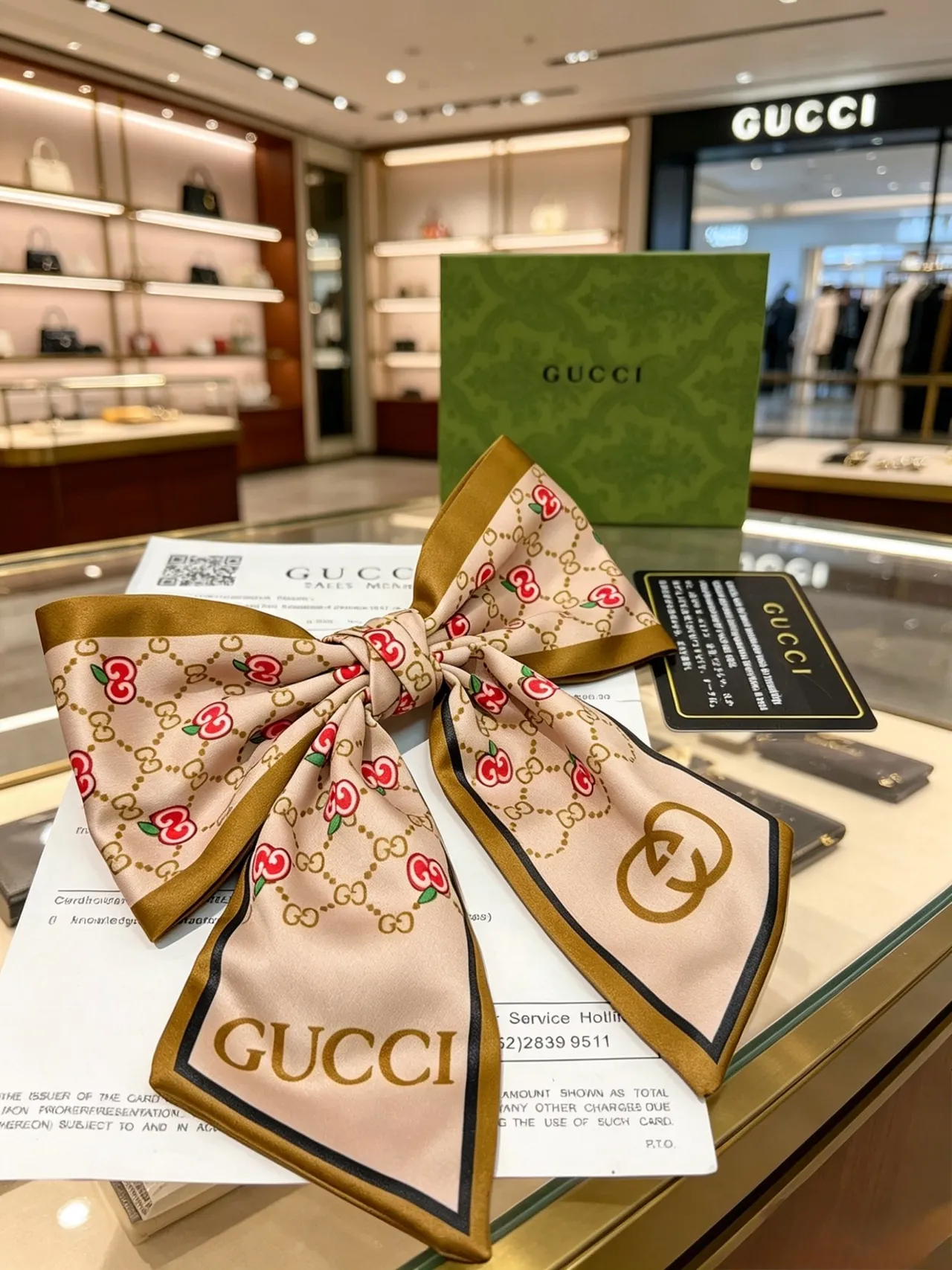 Gucci चेरी प्रिंट GG Monogram रेशम स्कार्फ 5