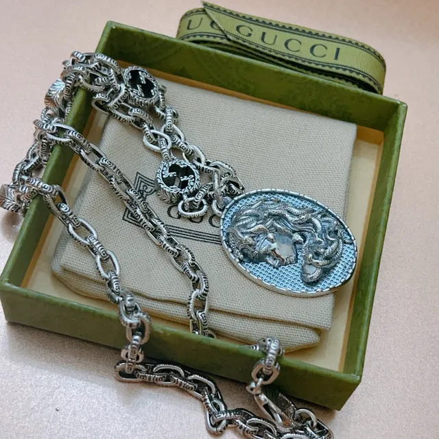 Gucci Dionysus سلسلة فضة أزرق متشابكة رابط G قلادة 2