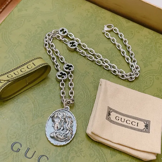 Gucci Dionysus سلسلة فضة أزرق متشابكة رابط G قلادة 5