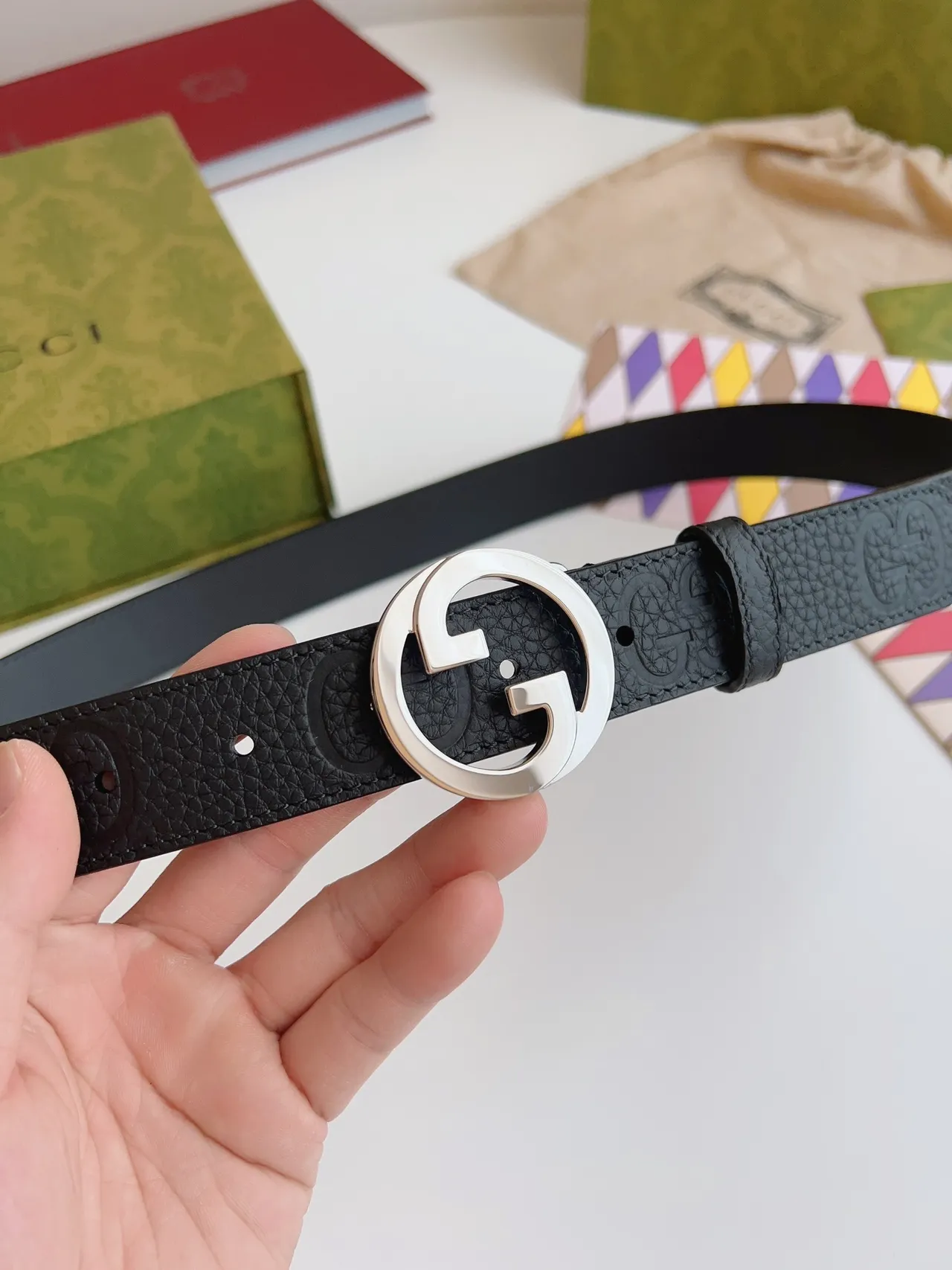 Gucci Double G Belt Black Silver Interlocking Buckle GG-Embossed Textured Leather Belt 4