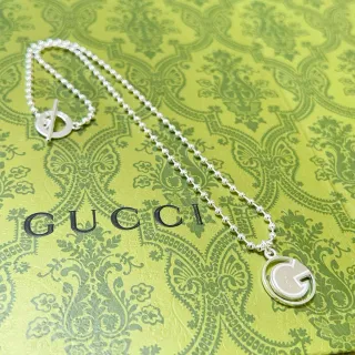 Collar Gucci Double G Cadena de Bolas Plateada con Broche de Palanca